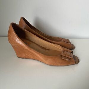Miz Mooz Vintage Nude Wedge Heels Sz 6 Buckle Square Peep Toe Leather Farah